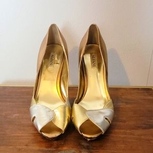 Peep toe brass, gold & Silver pumps